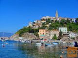 Vrbnik, okolica-Građevinsko zemljište u turističkoj zoni!